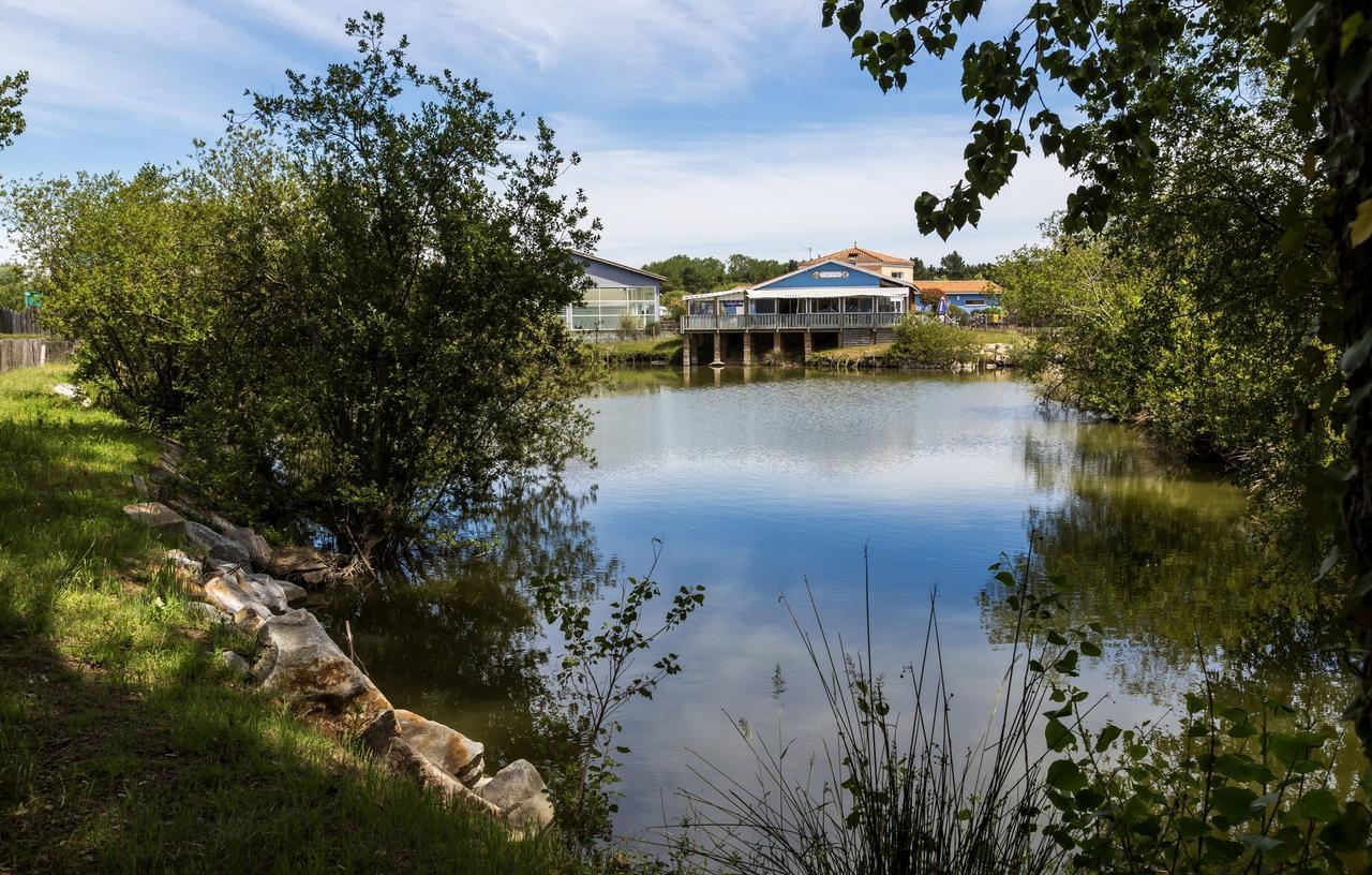 Domaine Residentiel De Plein Air Odalys L'Etang De Besse Сент-Илер-де-Рье Экстерьер фото